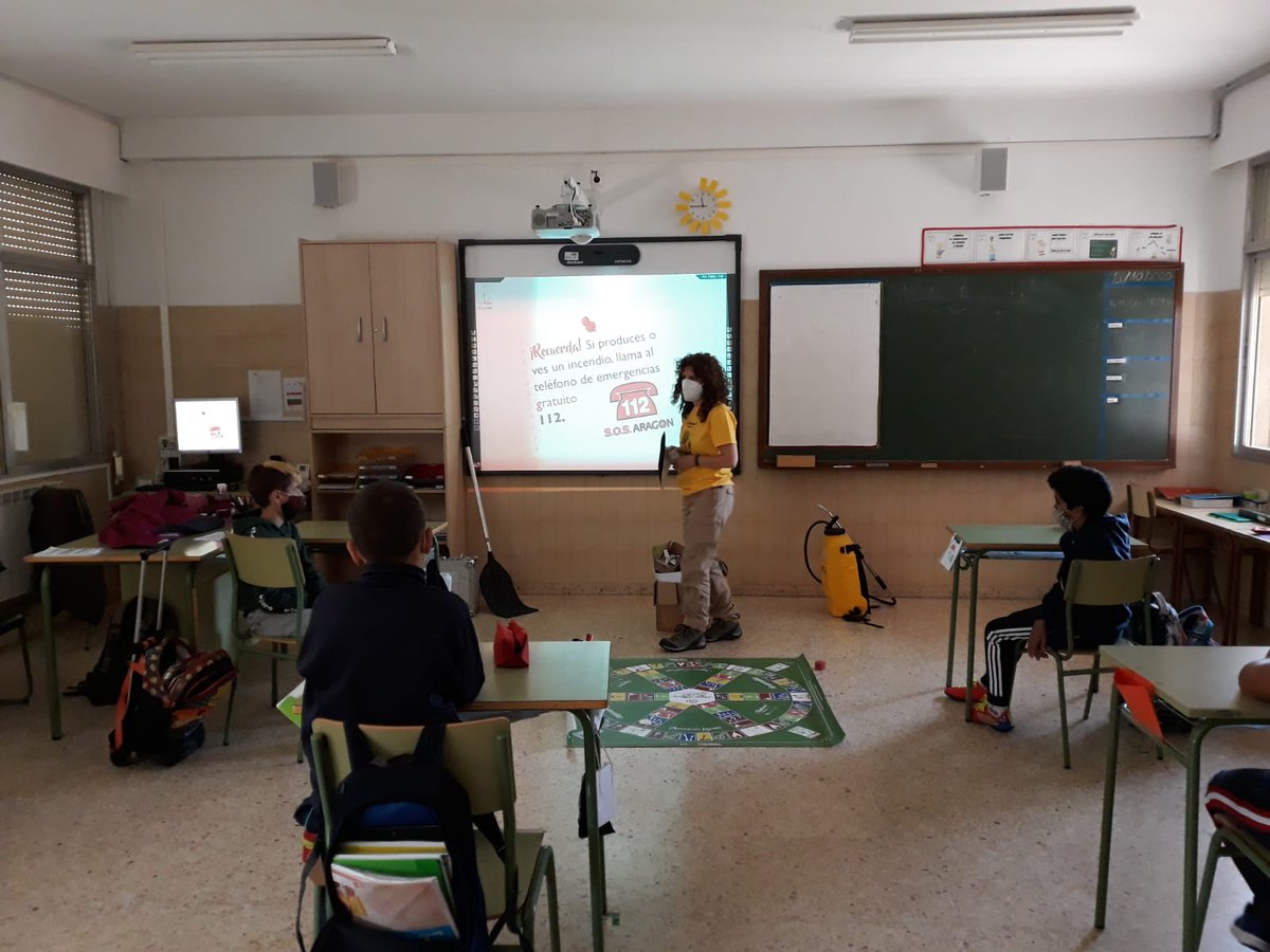 Pues hemos vuelto!!!. 😷
Muy contentos de poder continuar realizando las actividades de prevención con los niños de Aragón. En este caso en Escucha, #Teruel, con los alumnos del #CEIPAntonioGargallo
#IIFF <a href="/GobAragon/">Gobierno de Aragón</a> <a href="/IIFFAragon/">INFOAR</a> #IIFFAragon