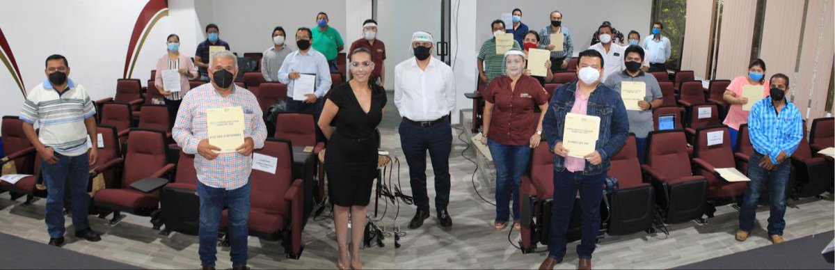 SEDEC_Tab's tweet photo. Esta tarde, la Secretaria @MayraJacobo6 realizó la entrega de los primeros créditos del Programa Emergente de Reactivación Económica 2020 #FOCIR.

Durante el evento se respetaron las restricciones de aforo y distancia que establece @SSalud_Tab. https://t.co/tyr69TJPBV