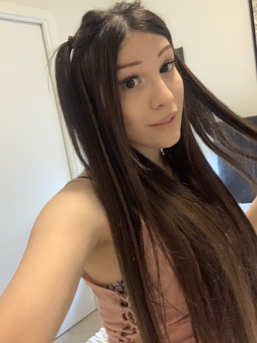 Wipe your tip on my lips, I love the way you drip 💦💕 #transgirl https://t.co/FUEHoaO0in<a href="/tag/transgirl"class="tags"><span>#transgirl</span></a>