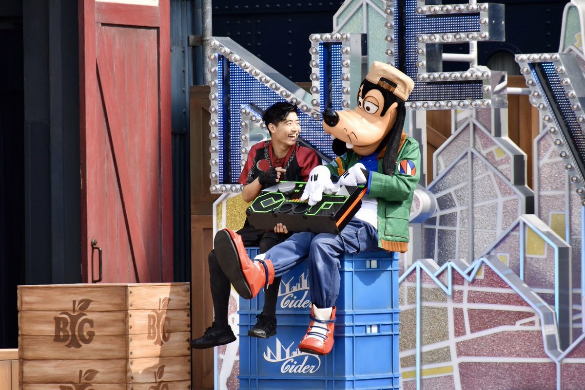 そしてキャラクター達とダンサーさんの絡みも大好きでした ハロニュは毎日毎公演ワクワクする まさに生で観るべきショーでした ツイレポ