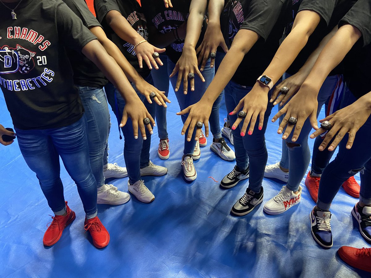 Michaeldmc1911's tweet photo. It takes focus, hard work, discipline, commitment and countless sacrifices to turn a dream into reality. Congratulations 🎊 once again @pantherettesbb on turning your dream into a reality, 2020 6A State Champions! #CityofChampions #ringcermony  #blingbling https://t.co/iVJPIrpnBf