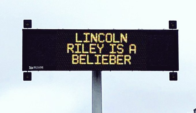 EjxDsozWkAYUSdc?format=jpg&name=small