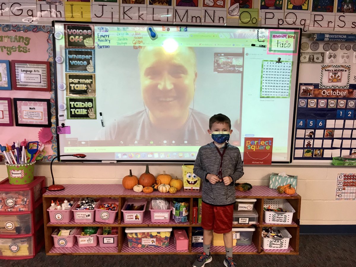 MrsMartinSmiles's tweet photo. Our first VIRTUAL Mystery Reader was a huge success! #ScaredySquirrel #VirtualMysteryReader #BecauseCovidSucks https://t.co/W5Yv9NQoD4