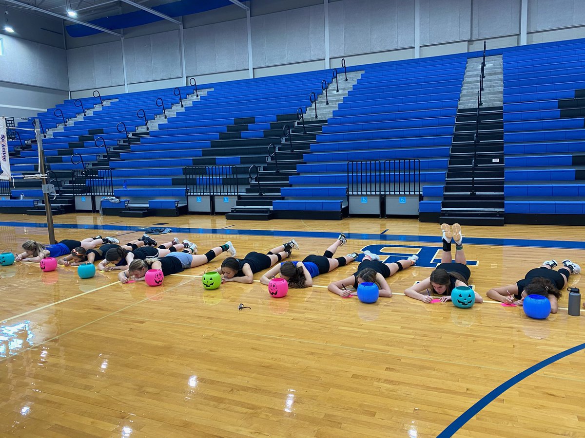 Lampasas Volleyball had a BIG day today! The Varsity team practiced with the 7th graders this morning, and the Freshmen practiced with the 8th graders this afternoon 💪🏼 Then we had a little lesson on “filling each other’s buckets” 💙🏐 #BuildingAProgram