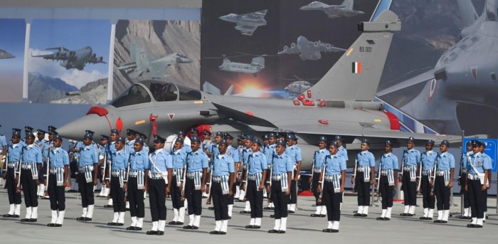 DDIndialive's tweet photo. The recently inducted #Rafale fighter jet will make fly-past debut in the 88th celebration of Indian Air Force day parade at the Hindon airbase on October 8.

#AFDay2020 
  
@IAF_MCC https://t.co/BTLJ3Kwtcy