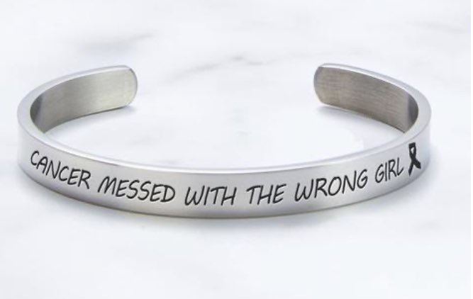 AlexBerenson's tweet image. I have to say I find bizarre the blue-check trope that @realdonaldtrump disrespected people who have died of #Covid by saying we shouldn’t fear it. 500,000 Americans die of cancer every year. No one says the “stand up to cancer” campaign is wrong or minimizes their anguish...