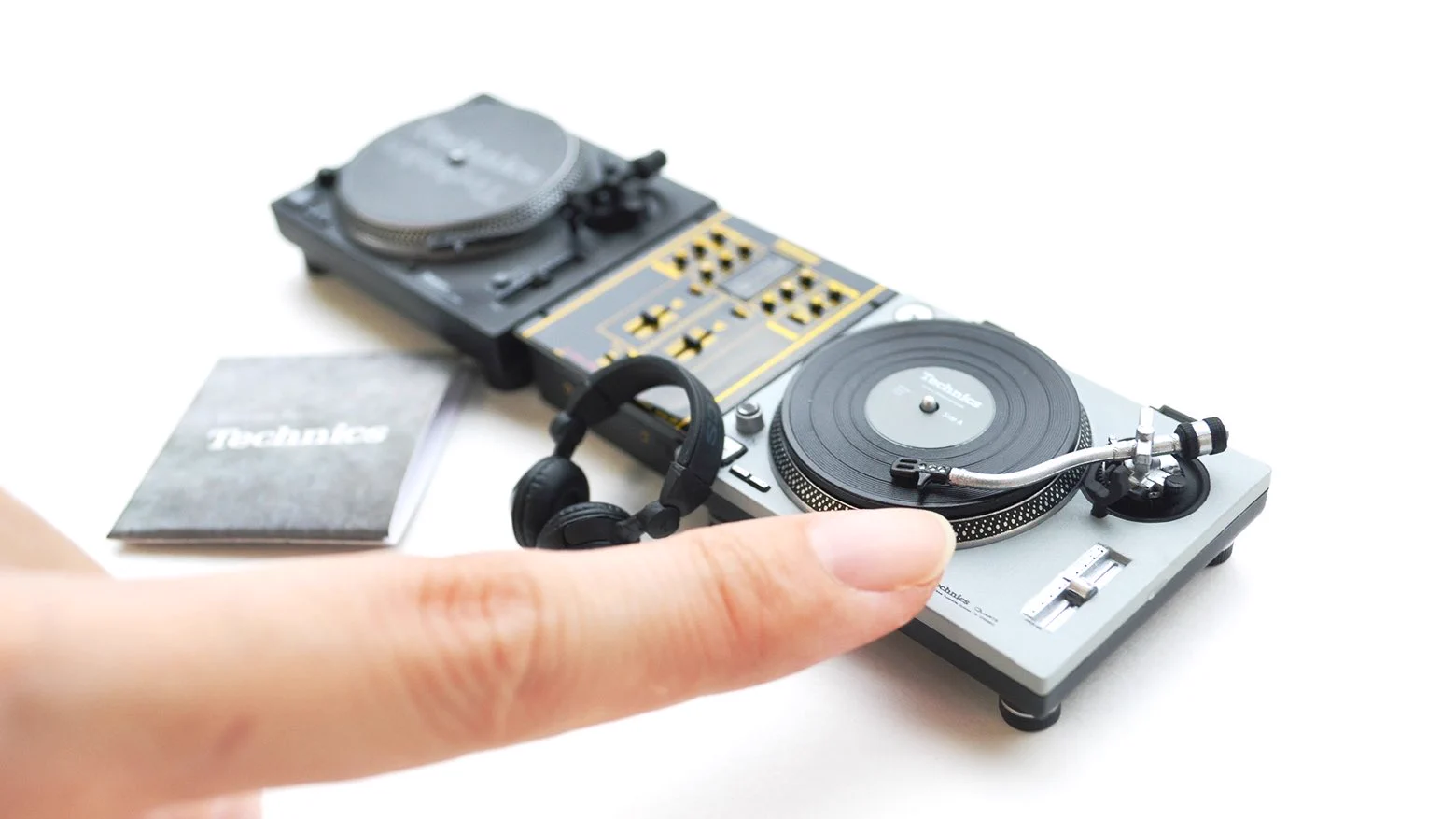 これは欲しい、テクニクスのターンテーブルなどがカプセルトイになって登場！