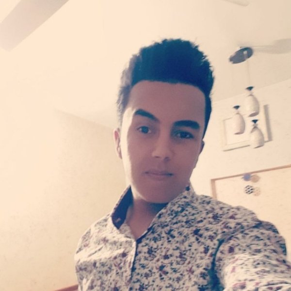 اهم شي نبتسم وذا دور ثاني 😬♥️