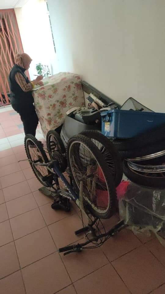 Bahagian Pengurusan Hartanah On Twitter 6 7 Oktober 2020 Operasi Penguatkuasaan Peraturan Menduduki Kuarters Kerajaan Di Kkka Jalan Duta Kuala Lumpur Dalam Operasi Ini Bph Telah Mengeluarkan Notis Amaran Kepada Para Penghuni Tidak
