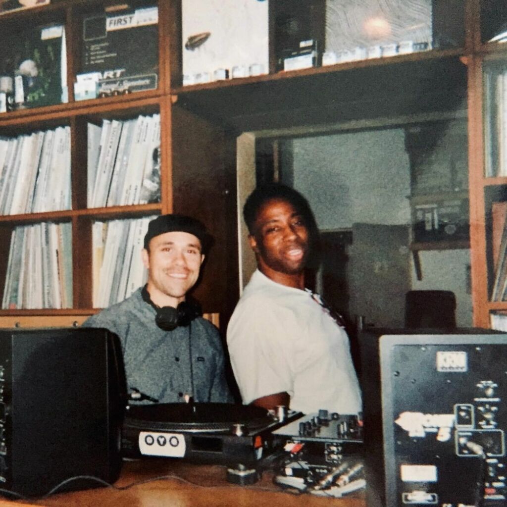 2019 in-store dub session at @oyerecordstore with the 313 homie, @lukehess_deeplabs. 📸: @savy_von_dem_lean. #tbt #2019 #beforecorona #oyerecords #recordstore #vinylrecords #berlin #kreuzkoelln #dub #dubtechno #detroit #detroittechno instagr.am/p/CGEK68jgALg/