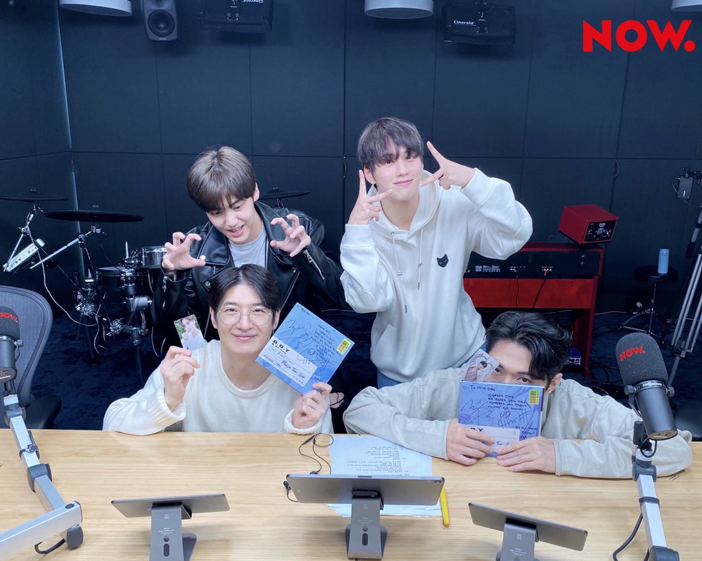 npop_zip's tweet photo. #지오디 #점심어택 덴호이 호스트 사랑💙 듬뿍 받고 간 #비오브유 (#김국헌 #송유빈) 회장과 리더 친구 귀여운 거 같이보실 분👨‍👨‍👦‍👦 오늘은 먹는 얘기로 달려요🥙🧆🥗🍜 #단호이 #깐깐덴 등장합니다 #긴장을_놓지말자 #NOW온에어 #god 바로듣기🔔https://t.co/0fopWNguh9 https://t.co/qvP6qs45E2