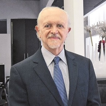 FranDentPerfect's tweet photo. Quien lo dijera, sin apoyo de nuestro país; demostró que estamos convirtiendo el planeta en basurero. 
Un Gran Hombre Universitario, que emigró a USA para que le hicieran caso. Y con un Premio Nobel, orgullosamente regresó a nuestro país para hacer el bien. QEPD, Don Mario Molina https://t.co/EohcKkiTWh