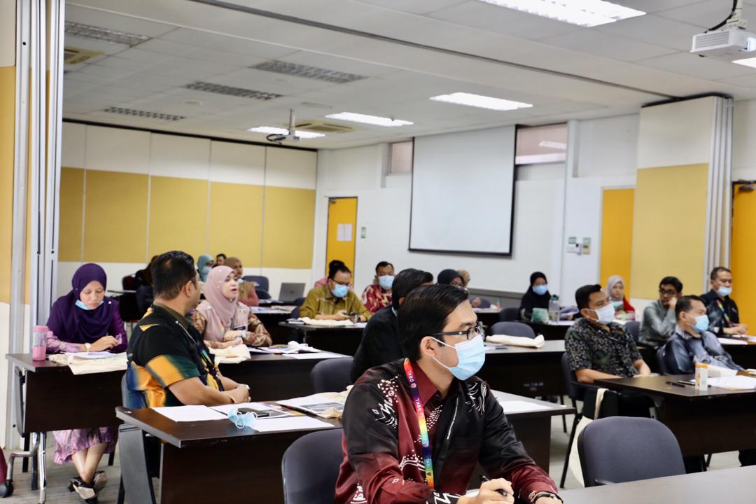 theMyCC's tweet photo. #MalaysiaCompetitionCommission #MyCC #PromotingCompetition #ProtectingYou #BebasKartel #Cartel #kpdnhep #competitionlaw #AdvocacyProgram #BidRigging #CompetitionAct2010 #DBKL #Competition #KualaLumpur #Malaysia https://t.co/ymzaqEQega