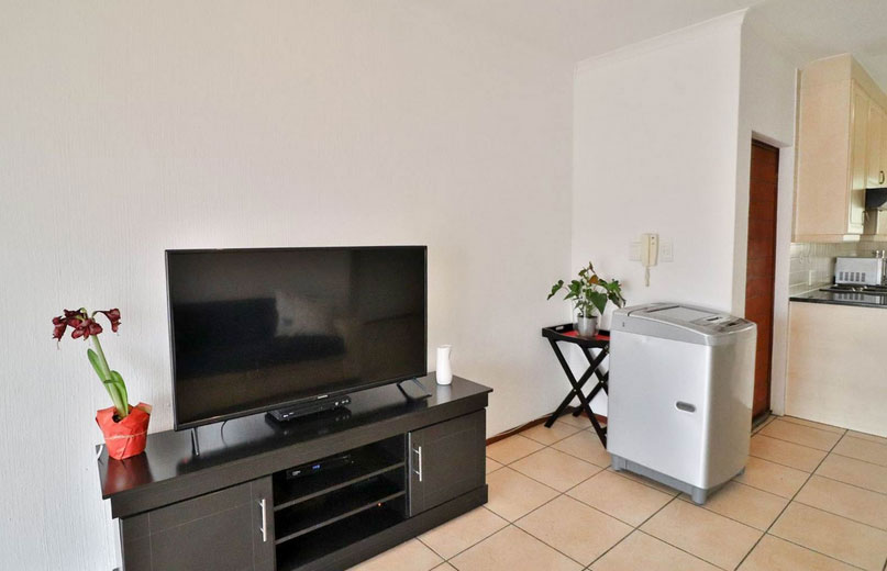 OnlineProperty tweet media