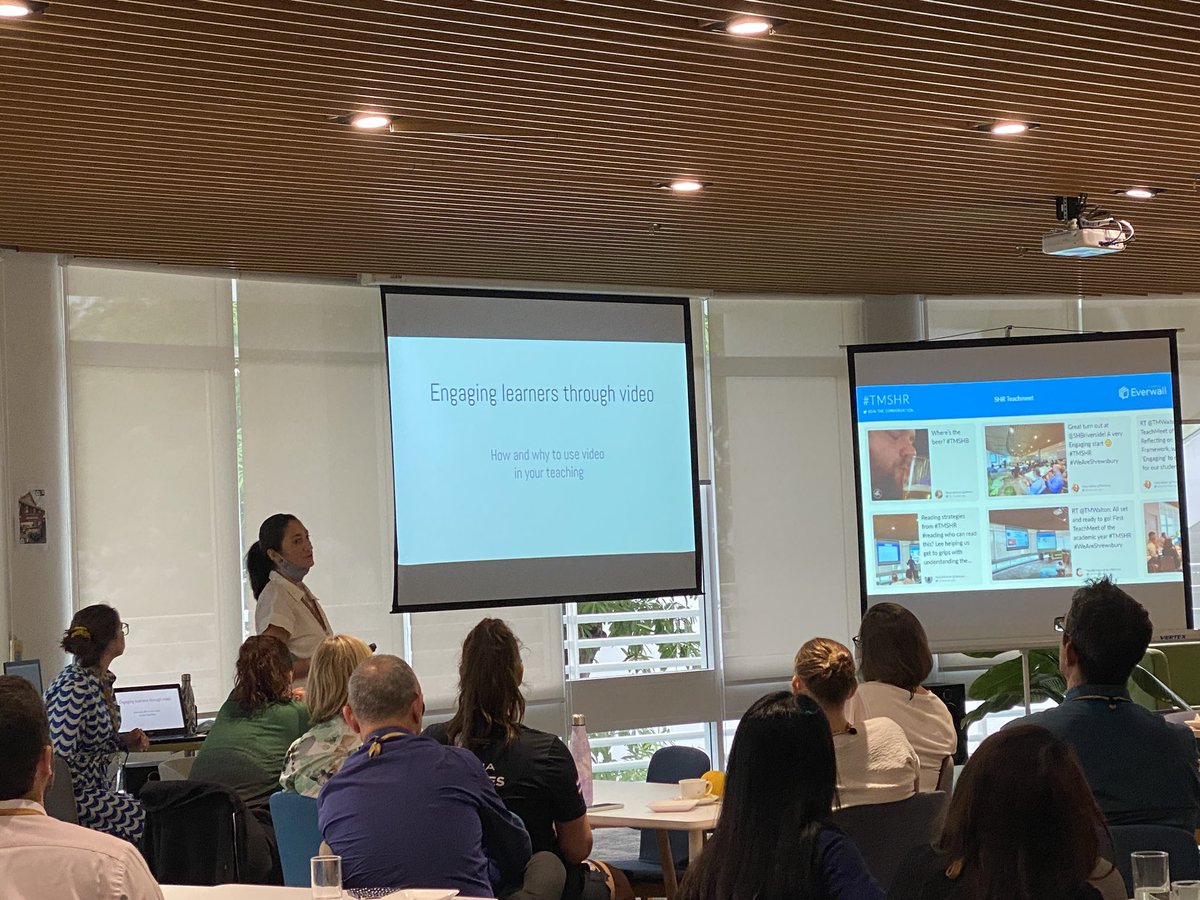 VeeeJayy's tweet photo. Rosie knows about videos, she has her own YouTube channel and everything! #TMSHR #engaging https://t.co/u2fi5VYQ1k