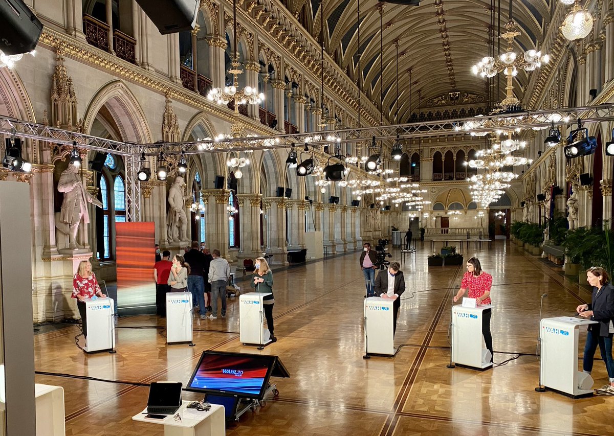 lou_lorenz's tweet photo. Noch 13 Stunden und einen Haufen zu tun, aber dann geht’s los. Herzliche Einladung zur Runde der Spitzenkandidaten live aus dem Wiener Rathaus. Heuer eine Elefantenrunde incl. Babyelefanten. 20.15 Uhr, ORF2. https://t.co/YNYxDVm5Rd