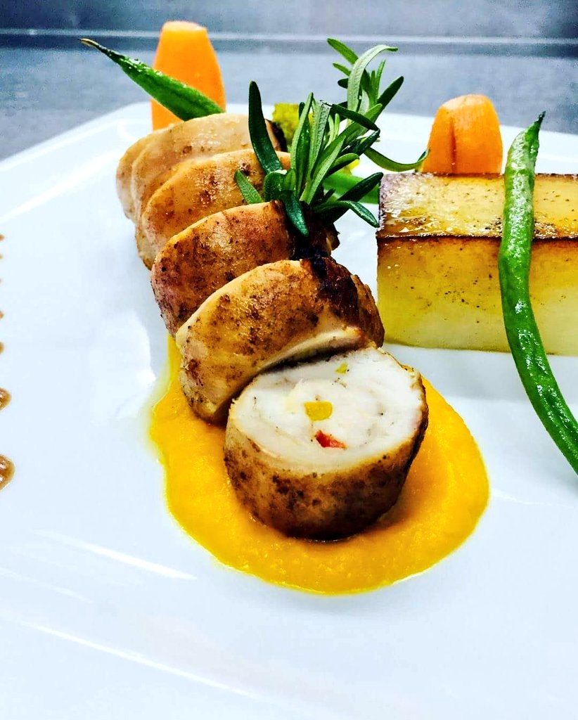 Chef_Tkay's tweet image. Good morning friends and family , i hope this tweet finds you well. I am an energetic culinary professional with a blend of creativity, passion for food and exceptional cooking skills currently looking for a job. Please Retweet for awareness and advise of any vacancies. Thank you