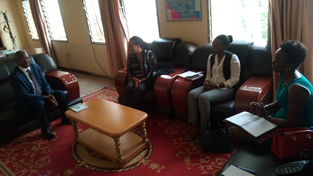 La Representante de la <a href="/Banquemondiale/">Banque mondiale</a> au Burundi, Madame Véronique Kabongo, a effectué une visite de courtoisie à la CFCIB ce 7oct2020.l'échange portait sur la création de l'emploi à l'endroit des Jeunes, la transformation &amp; production ,réhabilitation du marché centrale de Buja.