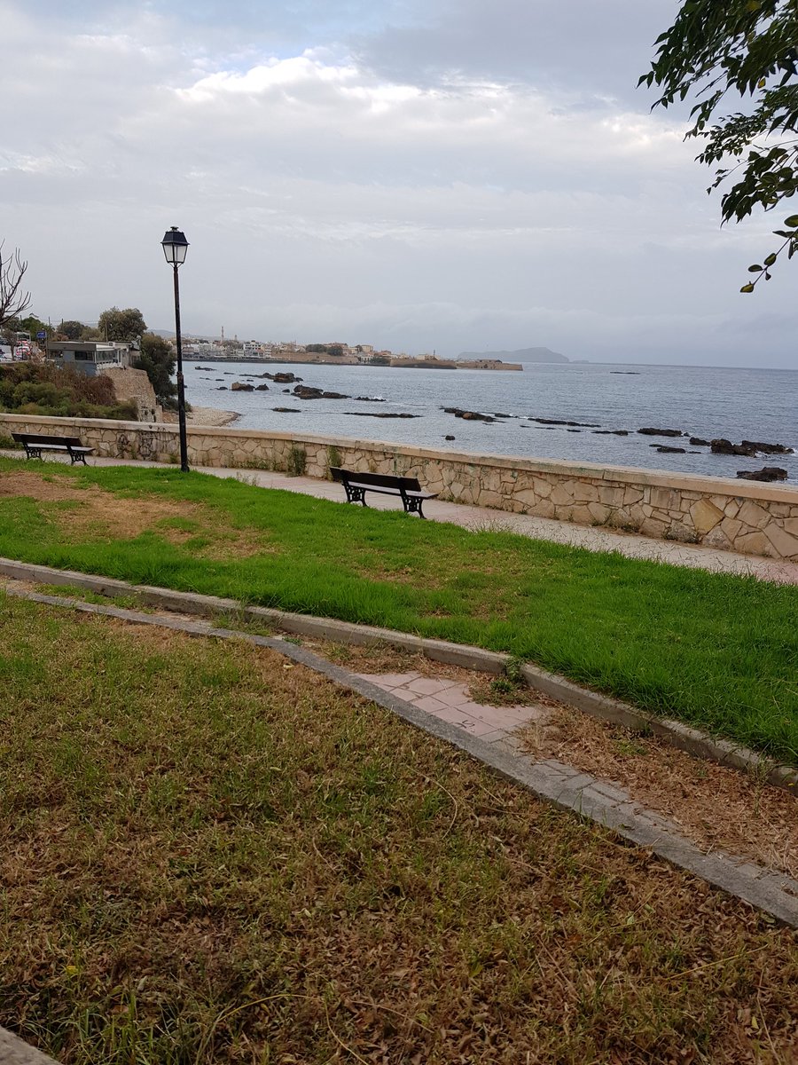 PaulHRoberts's tweet image. Another run, in another town, and another view #minarets #churches #harbour #Chania #crete