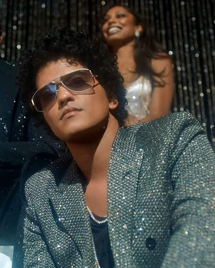 EVERYBODY SAY HAPPY BIRTHDAY TO BRUNO MARS     