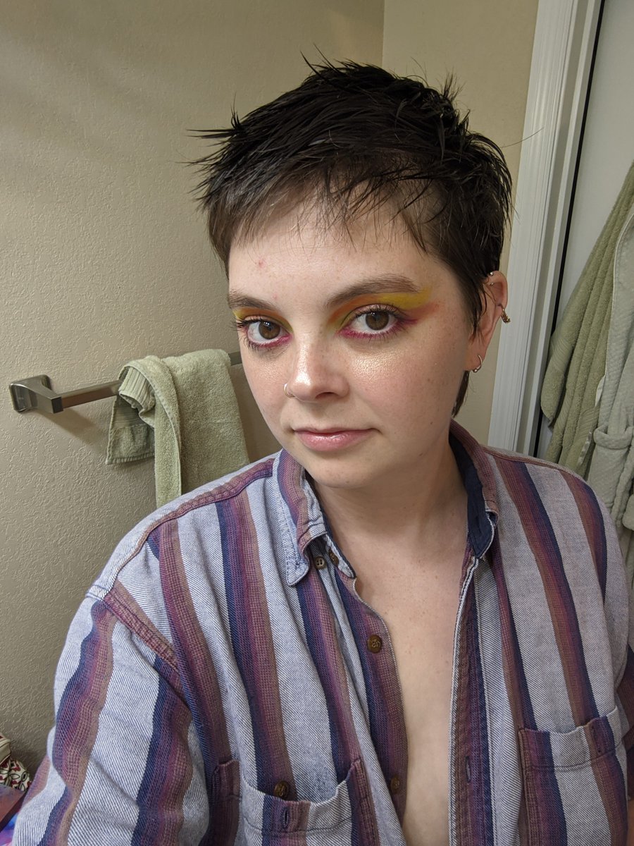 theAspenDryad's tweet photo. The world's a mess.
So here.
Have some #QueerThirstTrap for your timeline.
#feelinmyself #enby https://t.co/3oqbP3dOOK