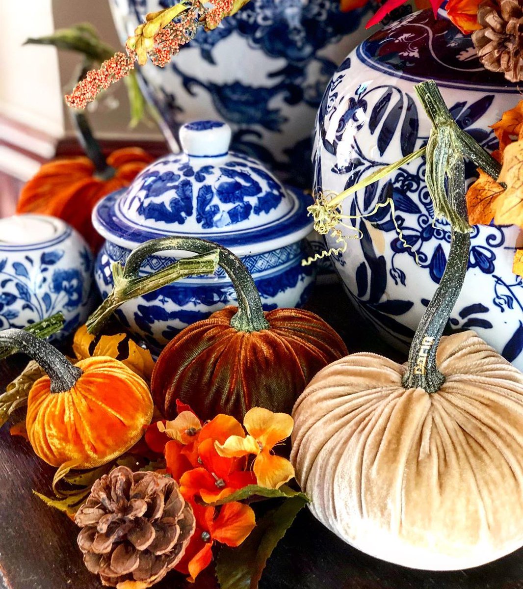 LoveFeastShop's tweet photo. ⚡Pick YOUR power pumpkin from these styles. --> - https://t.co/hKe1qI8w35 https://t.co/aWHLhbTIpb