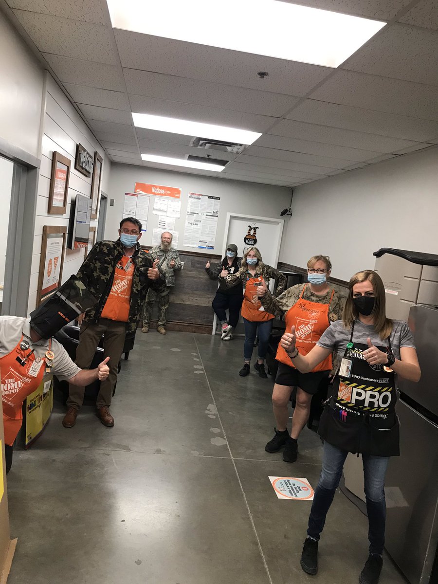 bribricamo's tweet photo. You can’t see us cause we are in our CAMO but we are having a blast over here at #ferocious4416 with CAM and Friends! @k_jahna @NorthcreekHold @chunkmeister1 @JeremiahEarley @rafo67 @JEBM_THD @Alvarez2Joe @BradSimons3 @Jake_Alvord https://t.co/cPFiHDdllh