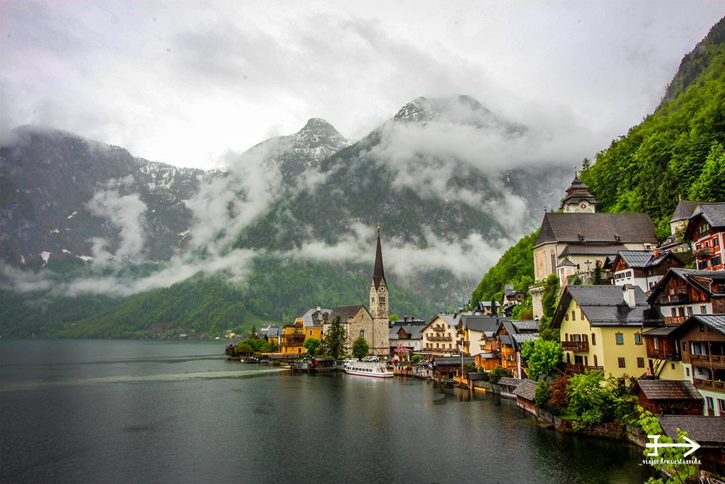 vnvida's tweet image. #Hallstatt, lo bueno y lo malo del pueblo más bonito del mundo.
Un nuevo artículo en el blog en el que, además del típico qué ver y qué hacer, hacemos una mirada crítica sobre cómo el turismo masivo sobrepasa un lugar.
👇👇👇
viajandonuestravida.com/hallstatt-como…