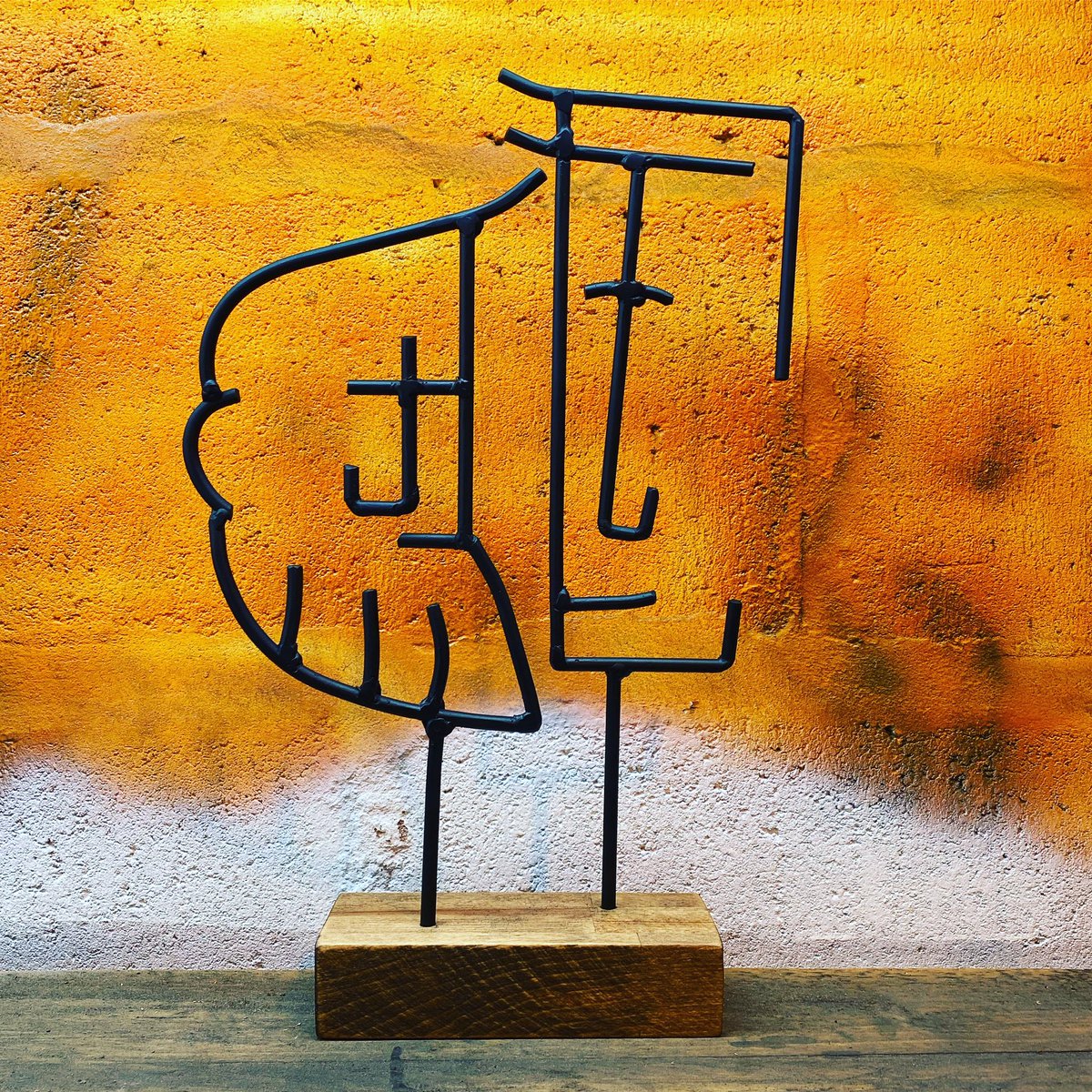 When you have a special gift to give, choose a bespoke and beautifully handmade sculpture 😉 
Hausbirds.com #couplegift #weddinggift #gaywedding #UniqueGifts #quirky #original #buyhandmade #thursdaymorning #thursdayvibes