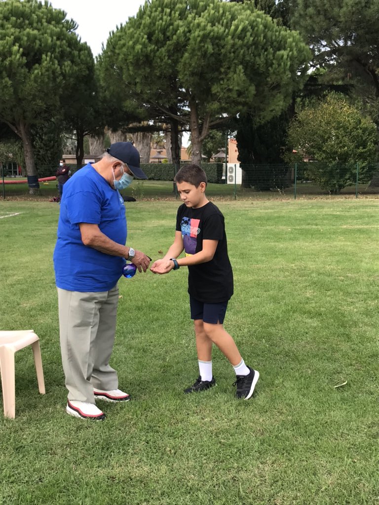 UNSS_PYRENEES_O's tweet photo. Des rencontres sportives sécurisées par la brigade COVID qui permet de développer un lien intergénérationnel. C est une des nombreuses facettes de l’UNSS .#teamunss @LIndep_perpi #sportscolaire #Rugby #Volley #Handball https://t.co/cCIypohHEZ