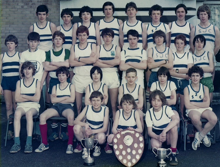 stjosephsbish's tweet photo. #ThrowbackThursday 
1978-1979 Bish Athletics Team https://t.co/cdDKFT6uBp