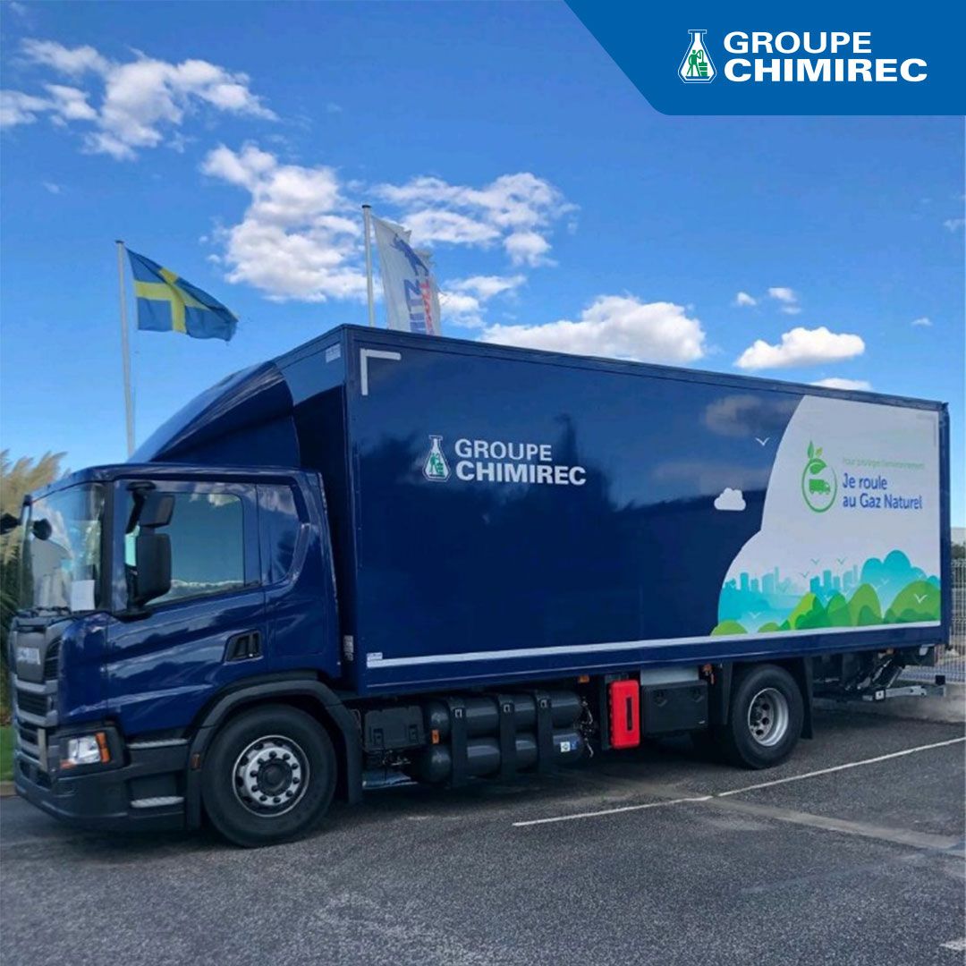 🚛 Faire le choix d’un #transport respectueux, telle est la démarche initiée par notre filiale de CHIMIREC SOCODELI BEAUCAIRE.
1er camion roulant au #gaz naturel dans le Groupe, cette démarche vise a collecter les #déchets de nos clients tout en réduisant notre impact carbone.