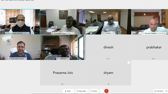 blrcustoms's tweet photo. All officers of Customs of Karnataka took 'Pledge' for committing themselves to Covid appropriate behaviour, on the occasion of launching 'Jan Andolan' campaign, by H'ble Prime Minister. @cbic_india @ianuragthakur @nsitharaman #StaySafeStayHealthy https://t.co/KP1m7YDaOu