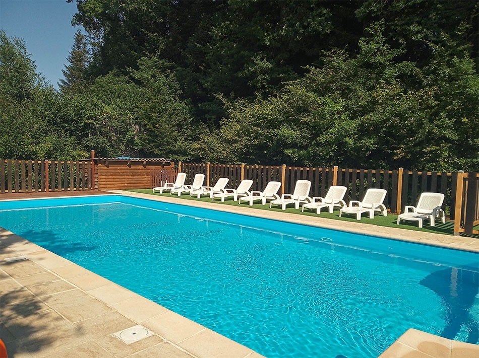 huurtent's tweet photo. Oost #Corrèze #Frankrijk In 2020 hebben veel vakantiegangers hier genoten van een relaxte #vakantie, klein en groen gelegen.          https://t.co/3UcoXUZP0o https://t.co/Zj978q8pXl