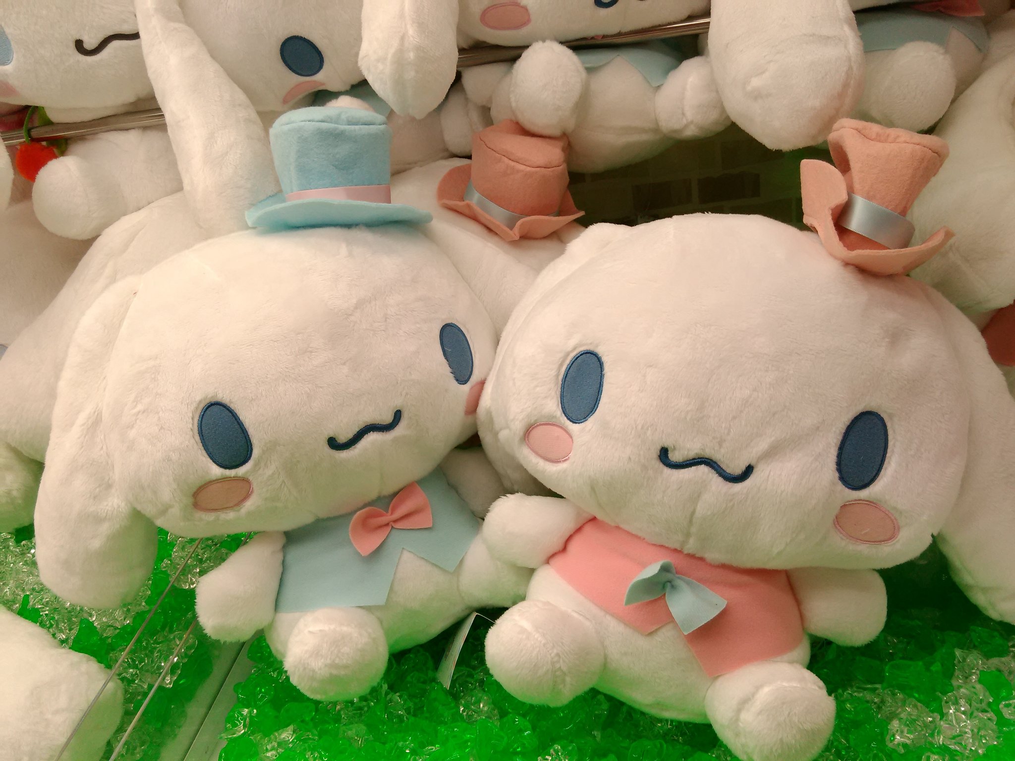 ラウンドワン池袋店 景品情報 １階登場中 かわいいかわいい シナモロール シナモン のぬいぐるみがたくさん登場中 こんなに種類があるのは珍しいですよ 今ならこんなにたくさんのシナモンが手に入っちゃうかもっ T Co 2nvijlvokt