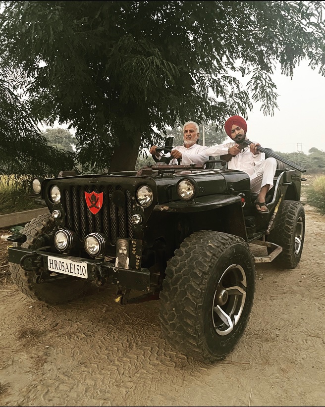 Army colour landi jeep vi khadayi aa , Etho pata lagda e jatt di chadai a ...🔥
Nawa ganna ayee fir 🧨 ?