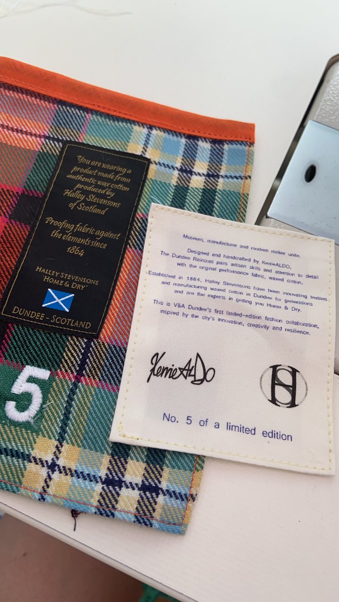 Introducing the gorgeous Dundee Raincoat (now available in our shop) 🧥🌧️

🧡 "A minimal outer with flashes of inspiration on the inner." 💙

Read about how it was designed and handcrafted by <a href="/KerrieAldo/">KerrieALDO</a> in collaboration with us and <a href="/HS_WaxedCotton/">Halley Stevensons</a>: vam.ac.uk/dundee/article…