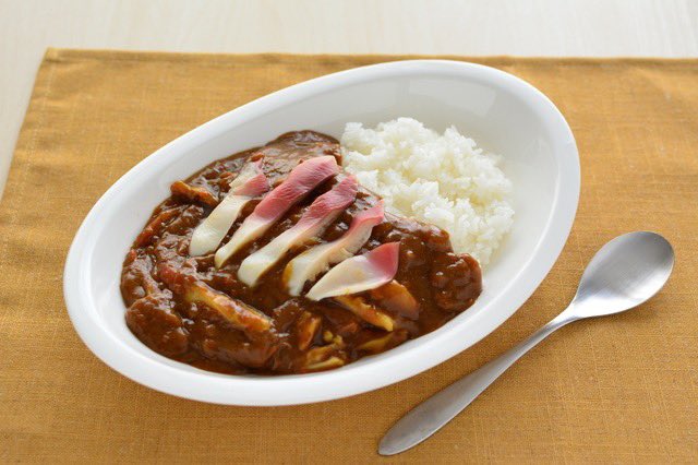 ট ইট র 横浜grits Yokohama Grits 次に紹介するのは 苫小牧名物 ホッキカレー 苫小牧は日本有数のホッキ 貝の水揚げ地で 市の貝にも制定されています 肉の代わりにホッキ貝をいれたホッキカレーはご当地グルメであり 苫小牧港ではホッキカレーが食べ