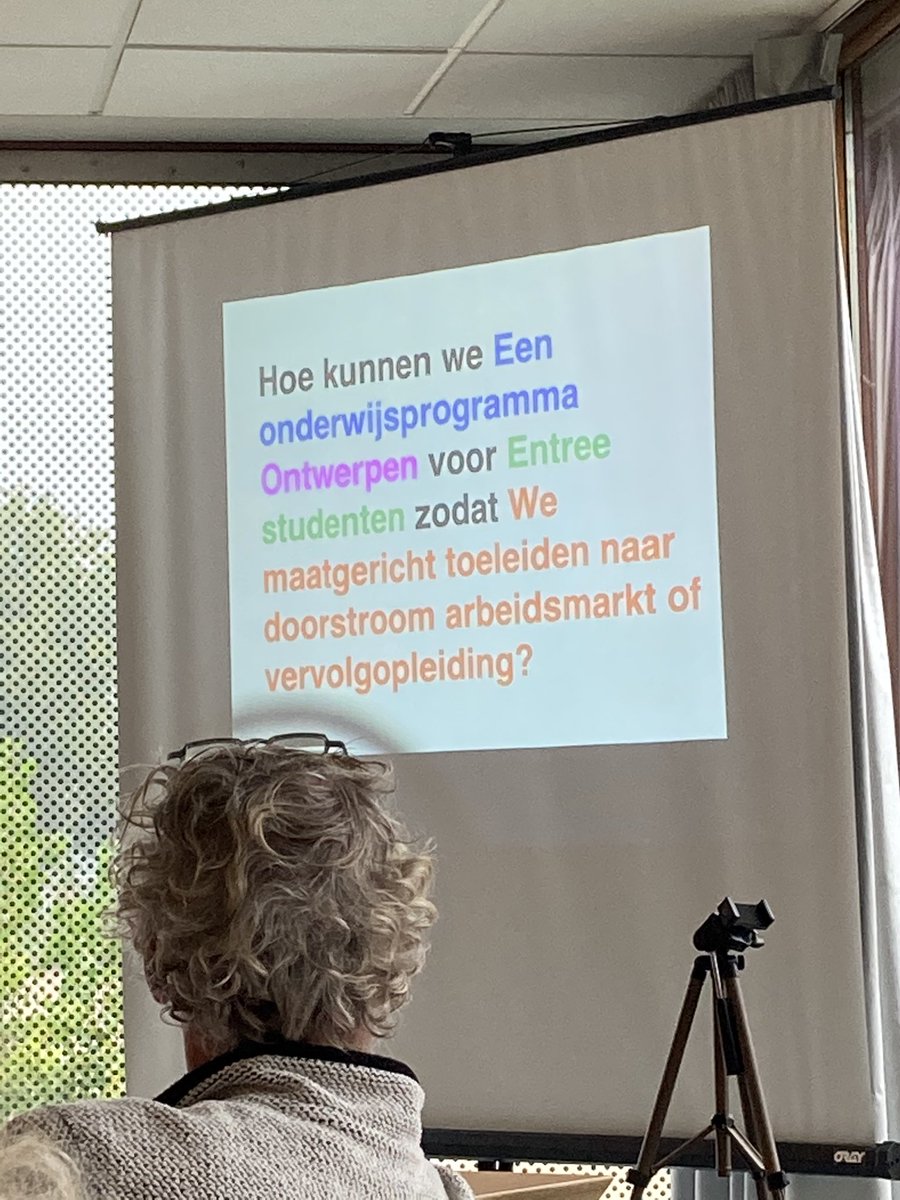 grettestroete's tweet photo. Ontwerpdag #entreeleertopdewerkplek. Bedenk je #bhag! Superleuk samen met #mboutrecht #wellant #rocmn. https://t.co/gHEUuS3w1e