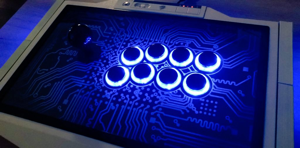 haganeno93's tweet photo. Still waiting for the #PS5 to come out? Based of a Mad Catz TE2 Rivals with custom 3D-printed side panels and Samducksa SDB-202 buttons with Cherry MX blue. Custom etched plexi from @focusattack and metallic black painted bezel. Blue LEDs everywhere #JackalsCrew https://t.co/o0zPg54UBv