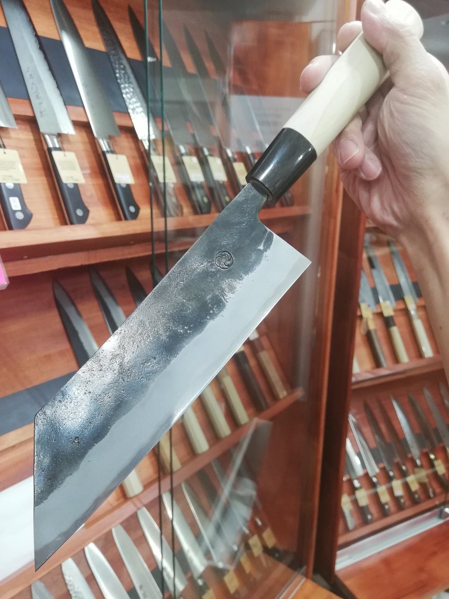 宮崎鍛冶屋 椿包丁再入荷！ 一本で様々な用途に使える万能性とユニーク