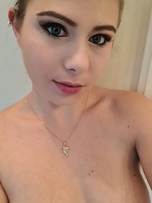 Bonne journ&eacute;e les amours 😘 https://t.co/3hY8ujCWIj<a href="/tag/mlrgirls"class="tags"><span>#mlrgirls</span></a>