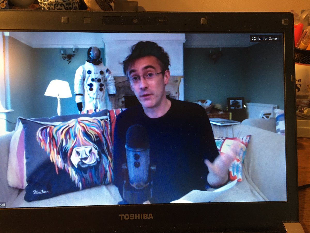 helen_hm11's tweet image. #stemfestinspace with @dallascampbell starting now!