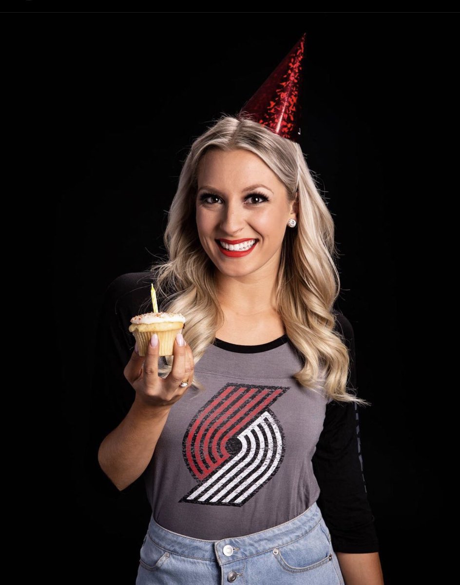Wishing BD Emmy a fabulous Birthday!!! 🧁 
#birthdaygirl #happybirthday #portland #trailblazers