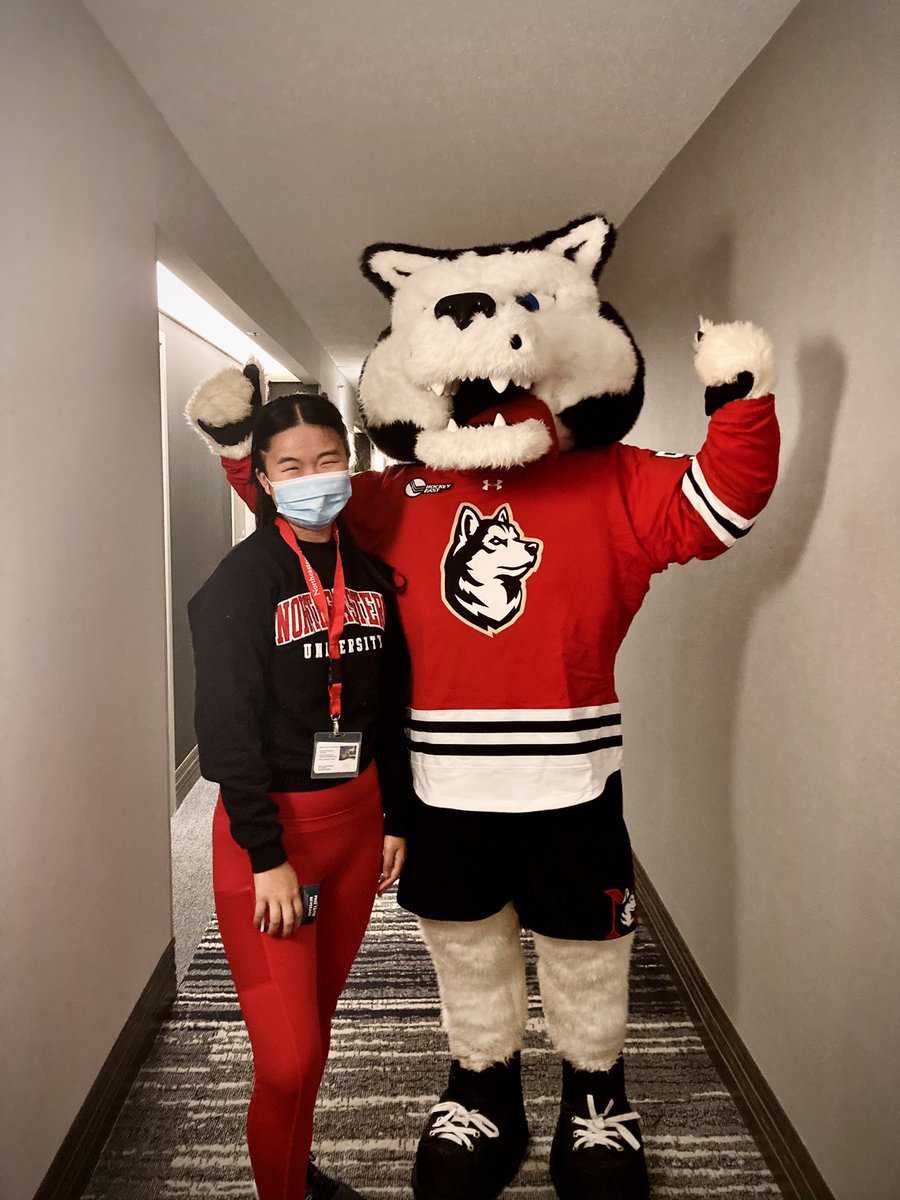 TheNUinProgram's tweet image. We had a special guest show up yesterday to help us celebrate N.U.in Husky Day here in Boston! ❤️🖤❤️ #NUin2020