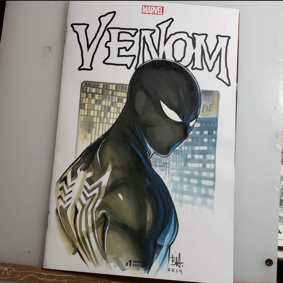 #throwbackthursday time to last year's #nycc2019  🗽🥂

Missing you this year #newyork 🙏💙

#tbt #nycc #Spiderman #venom #spiderverse #symbiote #blackcostumespiderman #peterparker #amazingspiderman #marvel #venomsketchcover #sketchcover #benharveyart