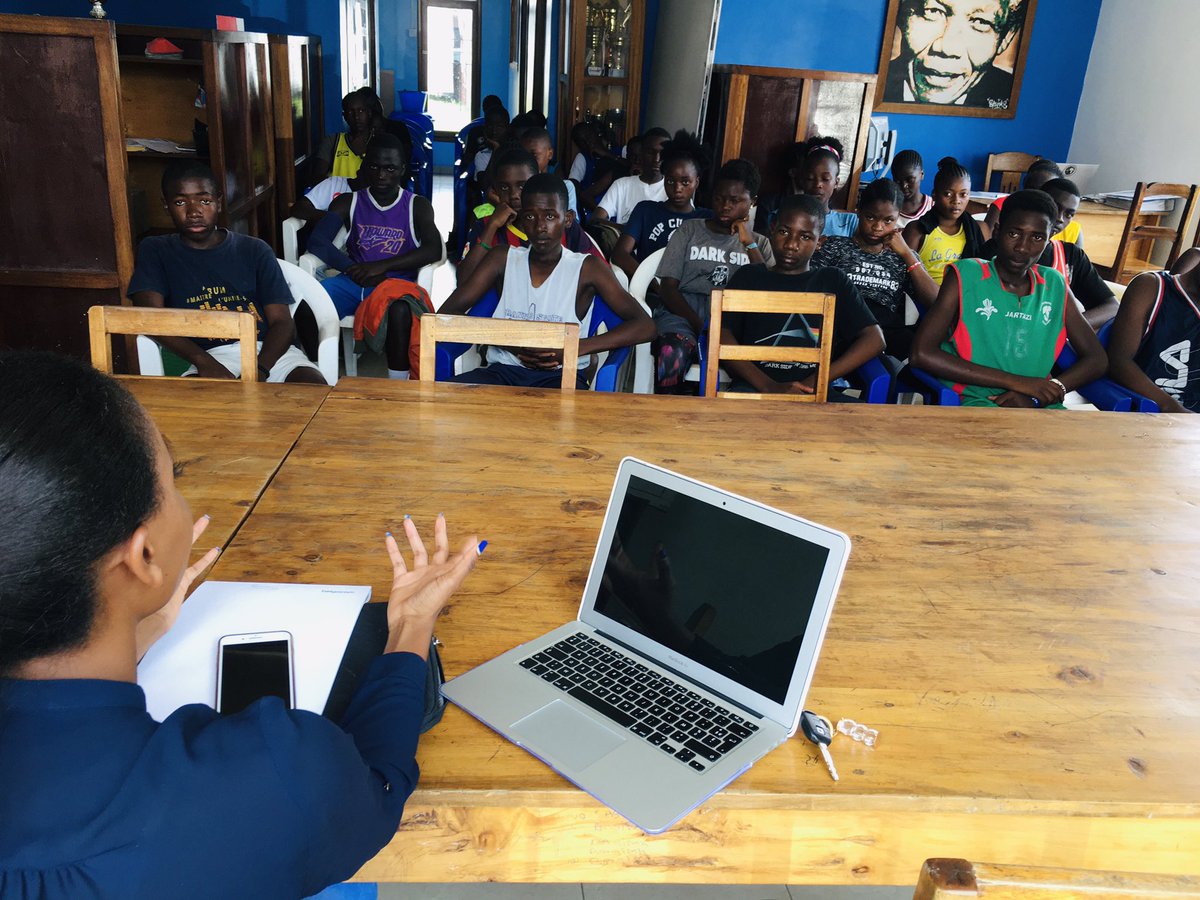 PJB_Goma's tweet photo. #lifeskillscurriculumclass l’éducation est la clé de la réussite. « Prenons le temps de discuter avec nos jeunes » #TheFuture #BeTheChange @sakinah8888 https://t.co/0KBCG9UMFB