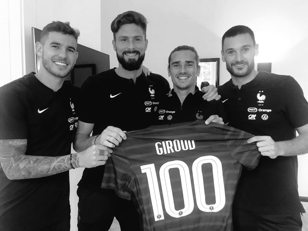 AntoGriezmann's tweet photo. Mr 💯 @_OlivierGiroud_ https://t.co/X20Fl1BAe5