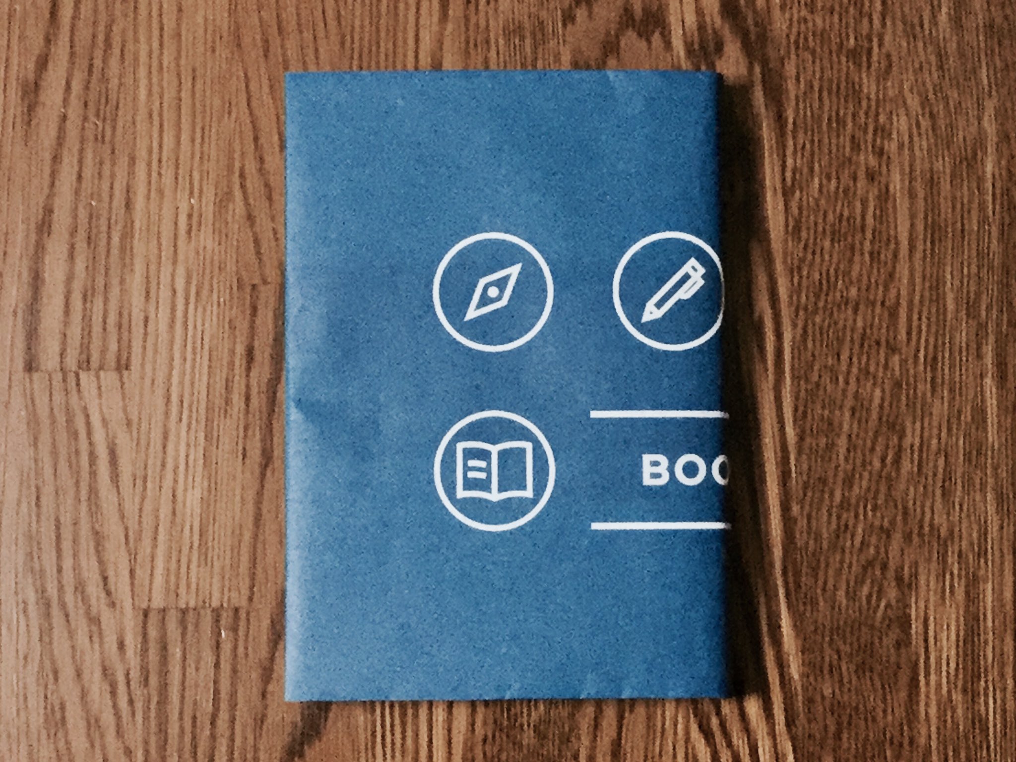 Book Talk About 読書 エキナカ書店のbook Compassさんのブックカバーがすごくおしゃれ ブルーのカラーとシンプルなデザインが素敵です 今までかけてもらってきた書店のブックカバーで一番のお気に入りかも T Co 8ldix1mmvu Twitter Book Talk About 読書 エキナカ書店のbook Compassさんのブックカバーがすごくおしゃれ ブルーのカラーとシンプルなデザインが素敵です 今までかけてもらってきた書店のブックカバーで一番のお気に入りかも T Co 8ldix1mmvu Twitter