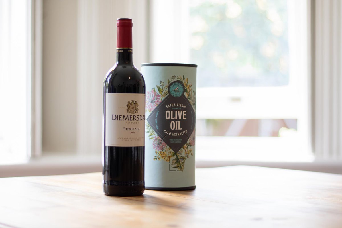 Win Diemersdal Pinotage Gift Pack! 

It's International Pinotage Day so we're giving away an Estate Pinotage 2019 &amp; extra virgin olive oil. To enter, RT &amp; tag your best wine buddy! 
Not for persons under the age of 18. Entries close 19/10/2020
#SpectacularSouthAfrica #PinotageDay